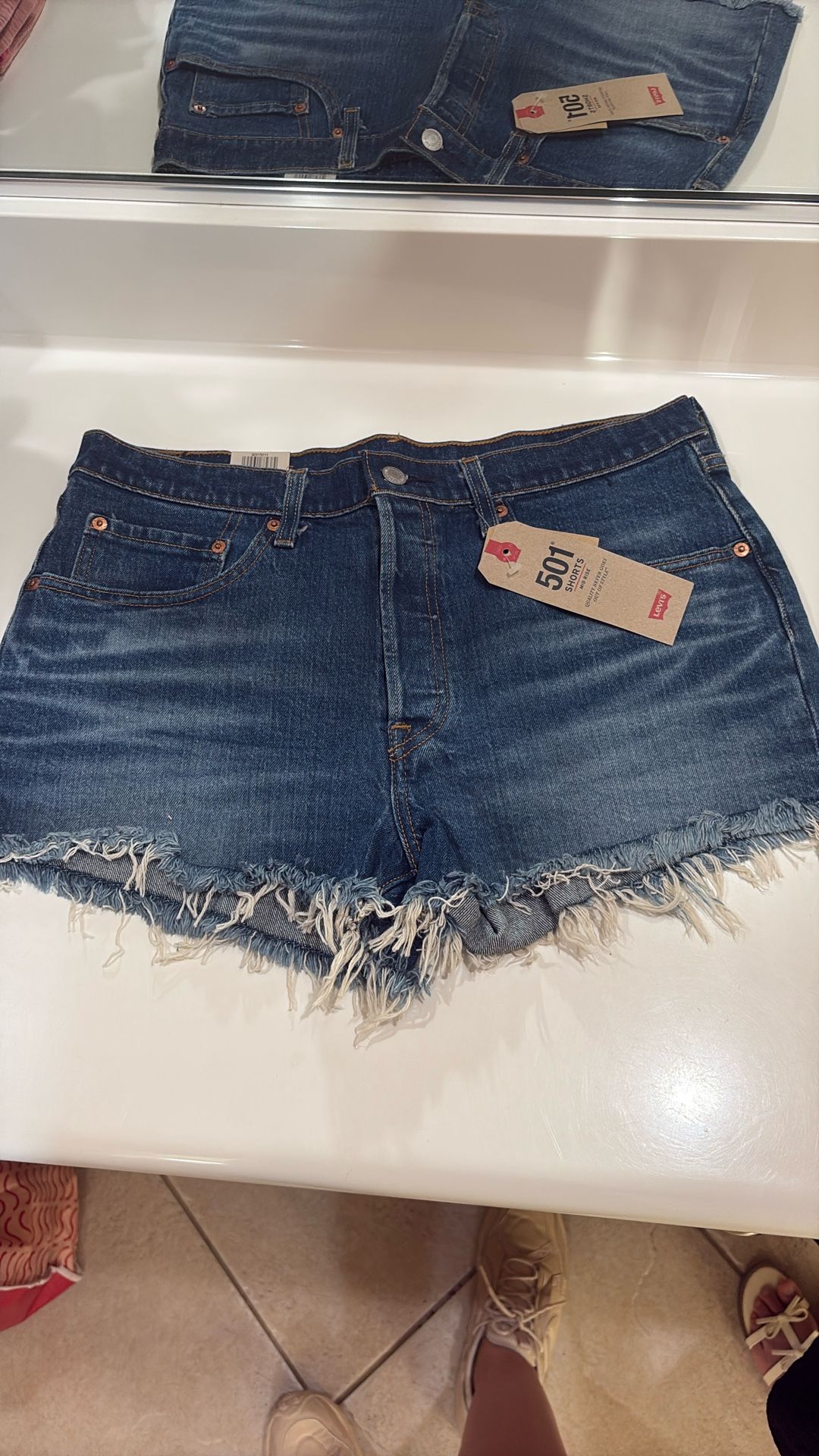 Women’s Levi’s Shorts Size 30 $18