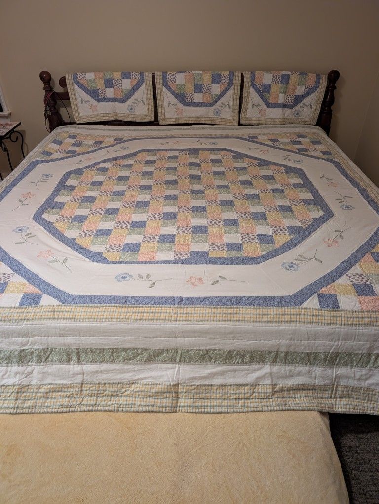 King Quilt/Topper/ Coverlet/Duvet With 3 Shams