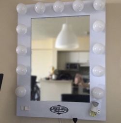 VANITY GIRL HOLLYWOOD BEAUTY MAKEUP MIRROR
