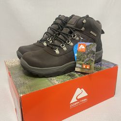  Men’s Size 11  Waterproof Leather Hiking Boots