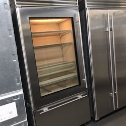 Sub Zero 36”Built In Bottom Freezer Refrigerator In Stainless Steel 