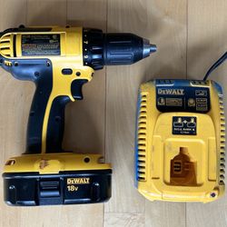 Dewalt DC720 Drill w/DC9310 Charger for parts