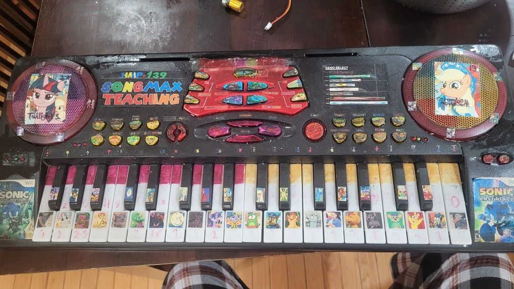 SongMax Teaching HMP-139 Keyboard Old Black Joe (Black & Red) Tested
