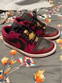 Women’s Jordans size 7