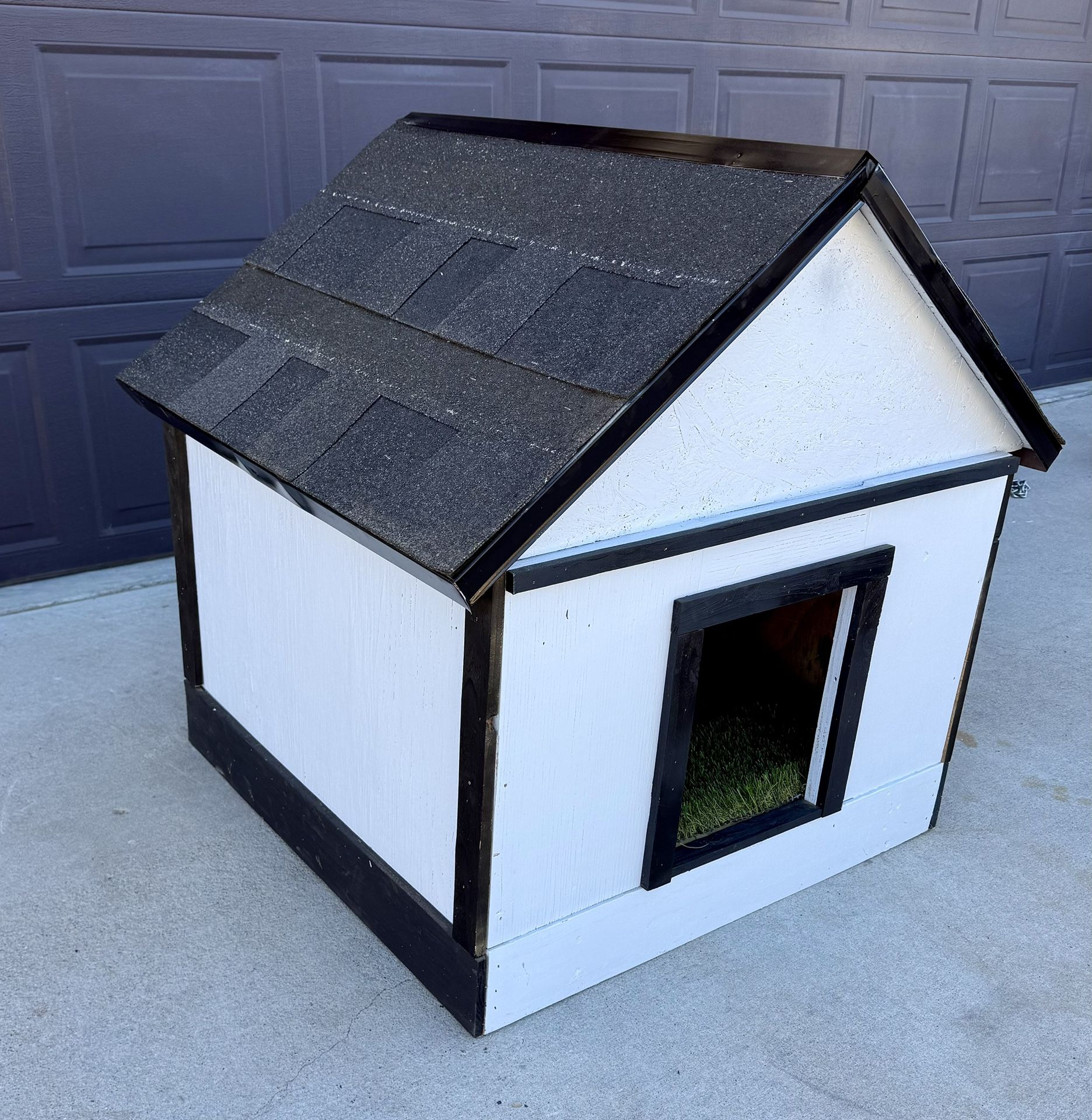 New L/M Dog House