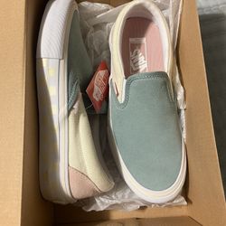 Women’s Vans (Size 7.5)