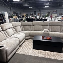 Reclining Sectional! $2,999! Easy Financing! Powered! ✅🚨🩷 