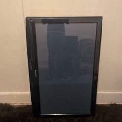 42 inch Panasonic TV for sale come with remote