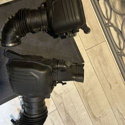 OEM intakes Mustang Gt 2025 (Used Only 5k Miles)