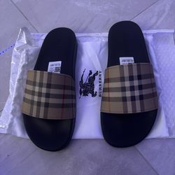 Burberry slides (size:8-12)