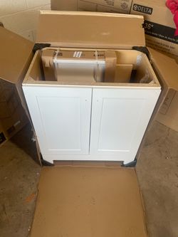 Glacier Bay 30 in. Single Sink White Freestanding Bath Vanity with White Cultured Marble Top (Assembled)