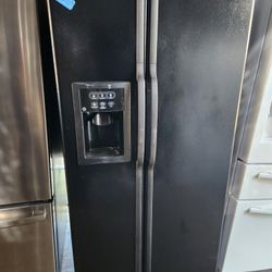 GE Side-By-Side Fridge 