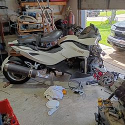 Can Am Spider With Extra Parts 