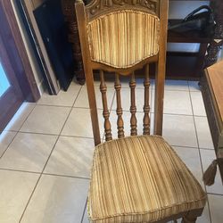 Antique Dining Table And Chairs 