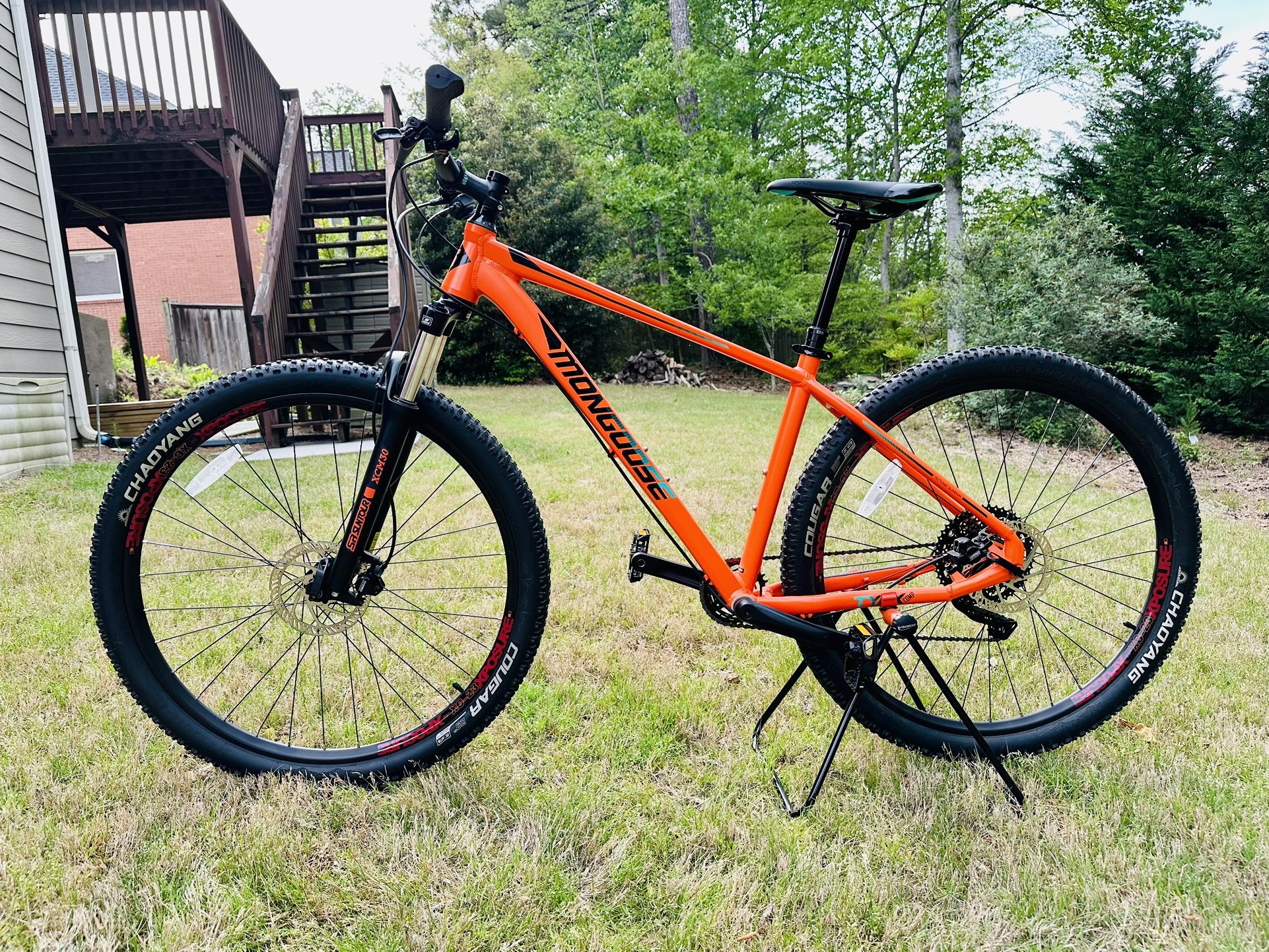 Like New Mongoose Tyax Comp Mountain Bike