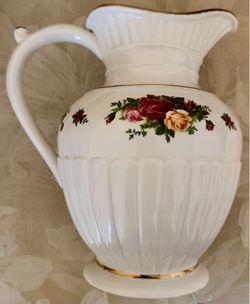Strikingly grand and impressive PITCHER - Never used, like brand new