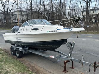 1999 Wellcraft 22 Walk around