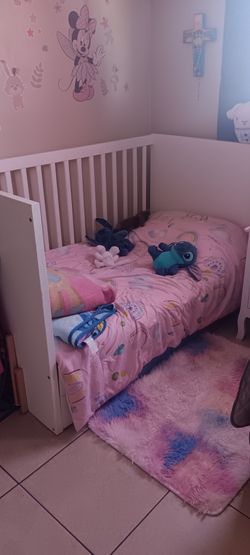 Boys or girls/ toddlers Bed