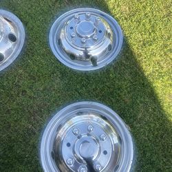 Hubcaps for trucks
