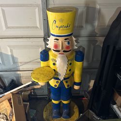 5 Feet Tall Cupcake Vineyards Statue