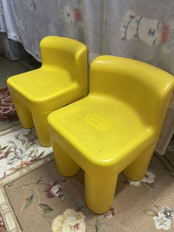 Vintage yellow little Tikes chairs