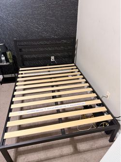 Full size: Zinus Mia Metal Platform Bed Frame with Headboard