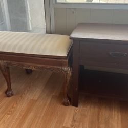 Ottoman With Night Stands Or Table With Dewar 