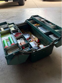 Vintage Walton Grip-Loc Green All Steel Tackle Box w/ Key
