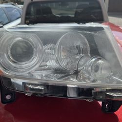 2011-2013 jeep grand cherokee hid headlights.
