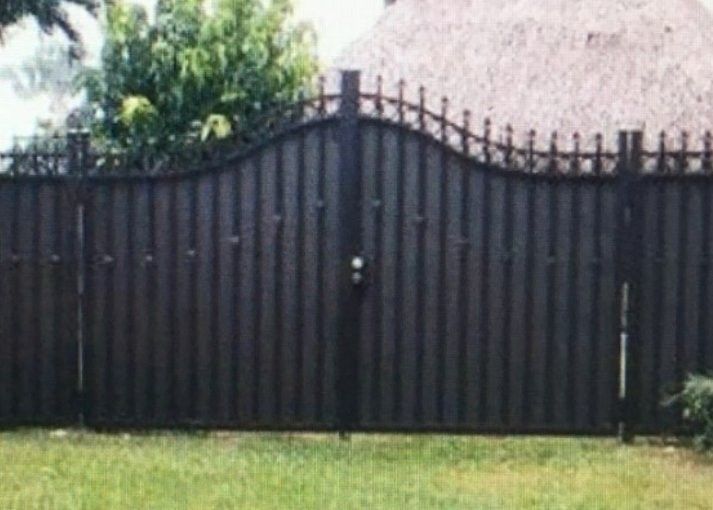 Gate