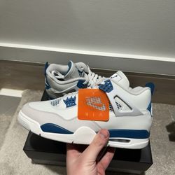 Air Jordan 4 Military Blue