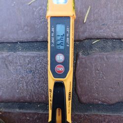 KLEIN No-Contact Voltage Tester & Thermometer