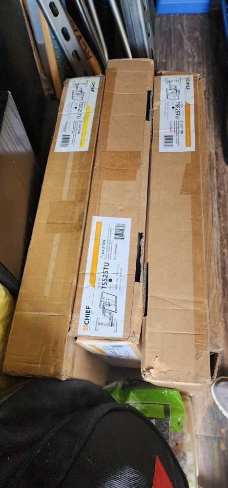 CHIEF TV WALL MOUNT MODEL TS525TU