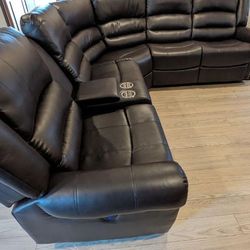 New power recliner sectional couch / free delivery