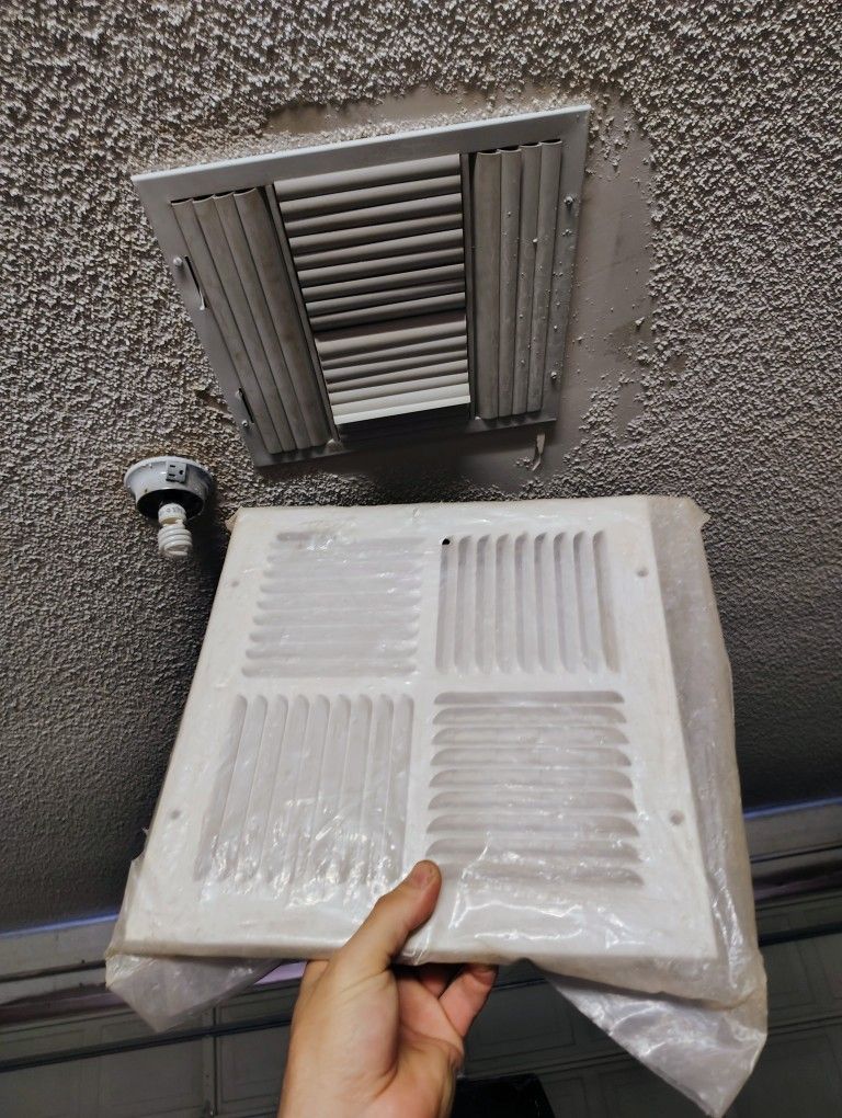Metal Vent Garage $5.00