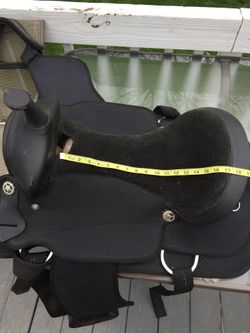 17 inch black saddle