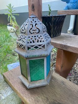 LOW PRICE MOVING- VINTAGE BEAUTIFUL LANTERN