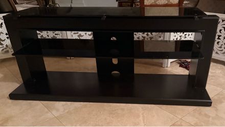 $25 Tv stand( up to 65 inch tv)