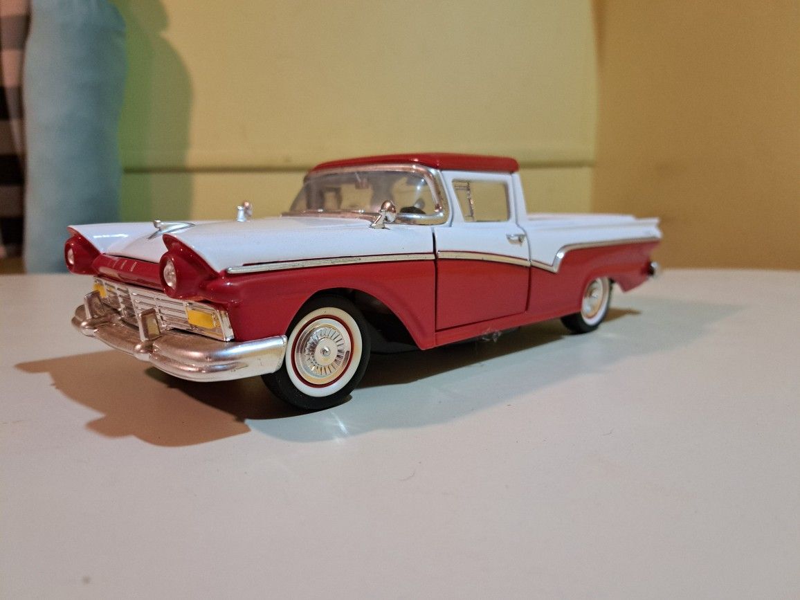 Diecast 1957 FORD RANCHERO pick Up Truck Collectors Display Model Toyl
