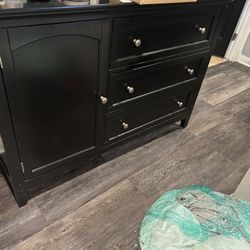  drawers/desk/TV stand