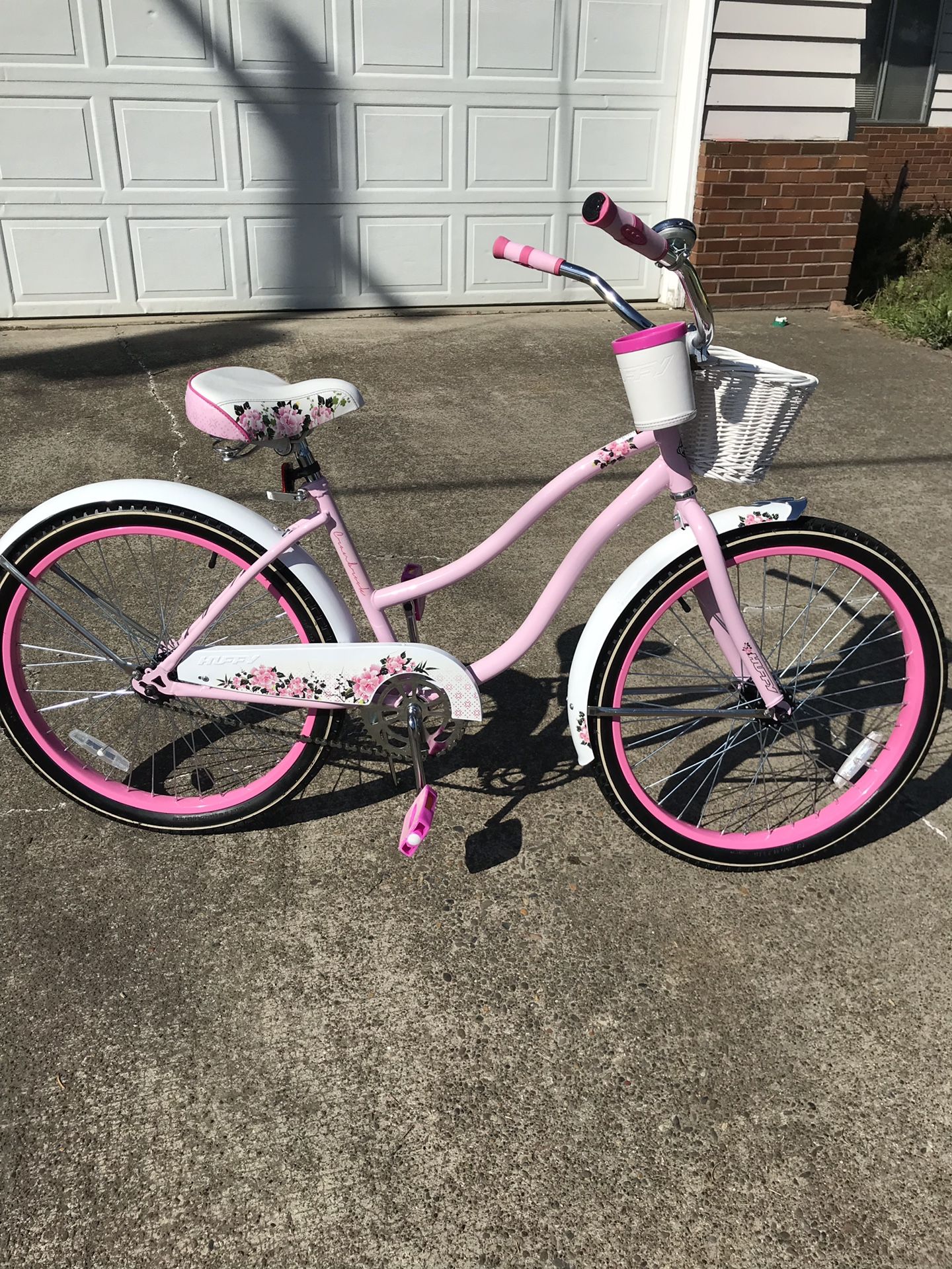 L👀K Ladies beach cruiser bike. CUTE!!