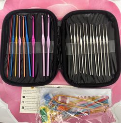 Needless Crochet Set with case