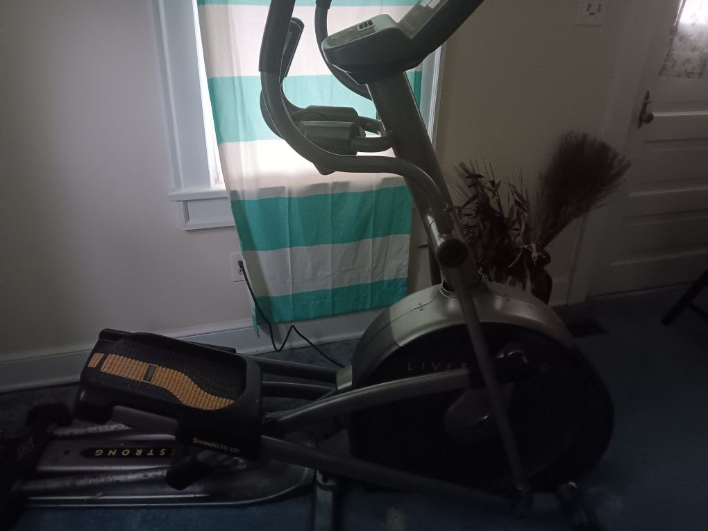 Livestrong Smooth Stride Elliptical Ls10.e