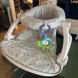 Fisher-Price Sit-Me-Up Floor Seat - Honeydew Drop, Portable Infant Chair with Toys