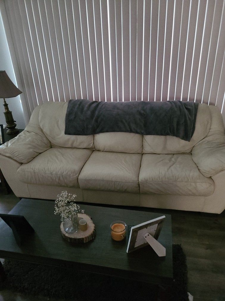 Couch,chair,an Ottoman. Italian Leather.Off White 
