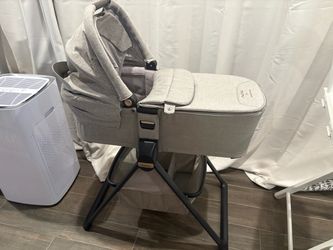 Nuna Bassinet