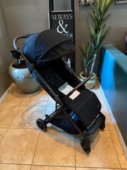 Britax Juniper Compact Stroller - Brand New just out of box!!