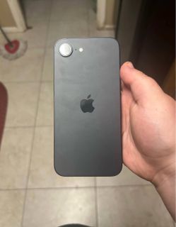 iPhone 16 e