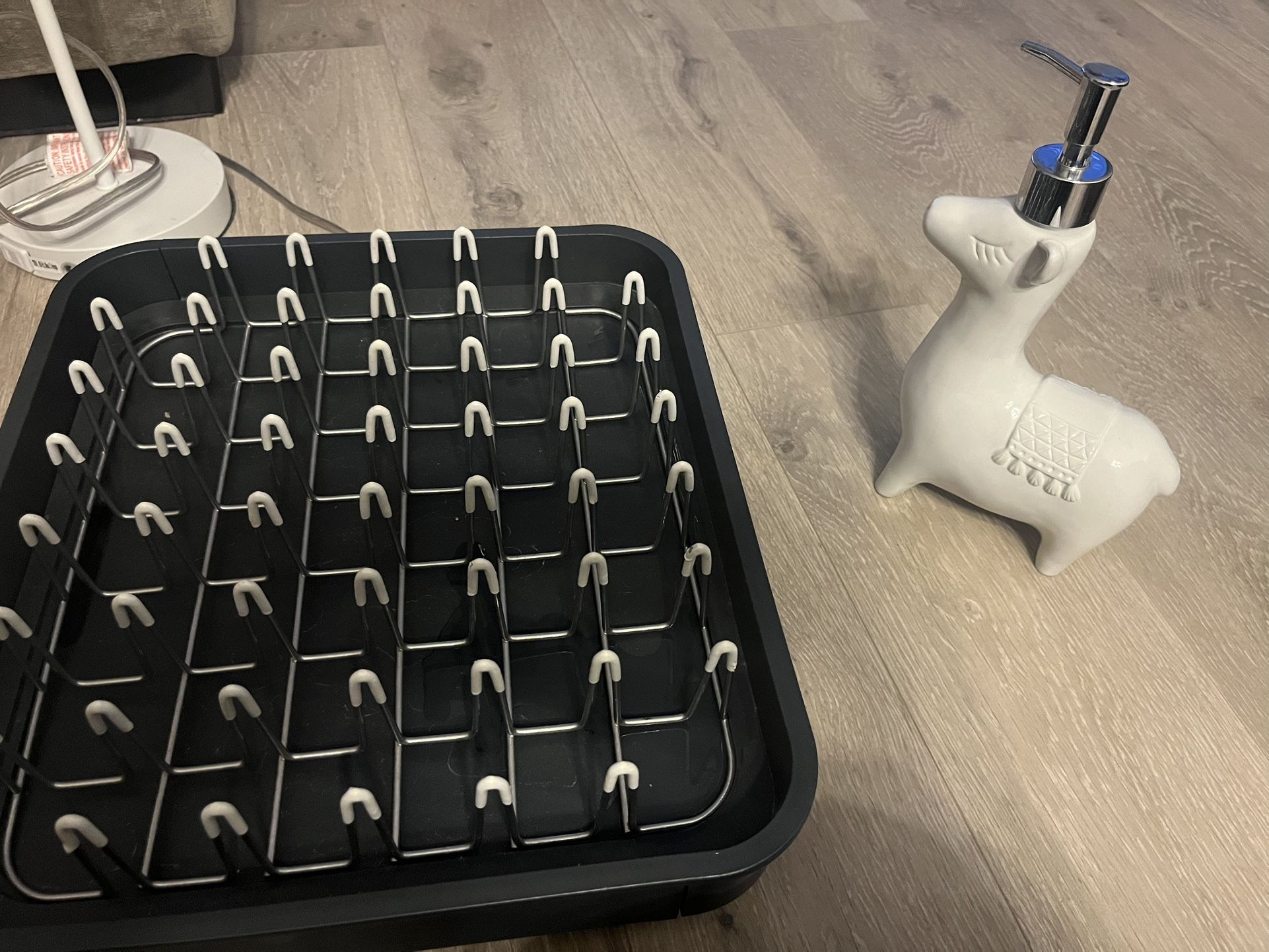 Expandable Heavy Duty Dish Drainer & Llama Soap Dispenser