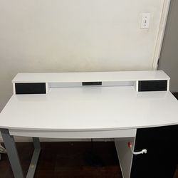 Computer Desk built in speakers/power strip